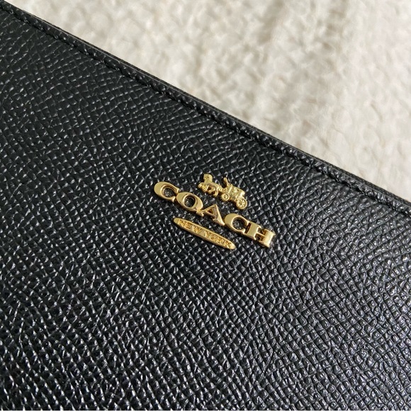 🚫SOLD🚫 EUC COACH Crossgrain Leather Phone Wallet - Picture 3 of 8